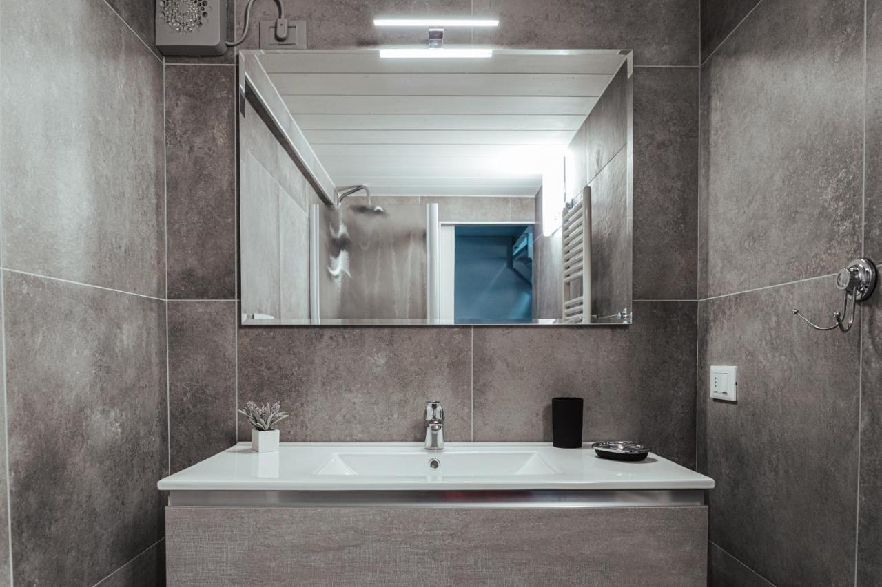 Antico Borgo B&B Con Spa - Adults Only Manerba del Garda Dış mekan fotoğraf