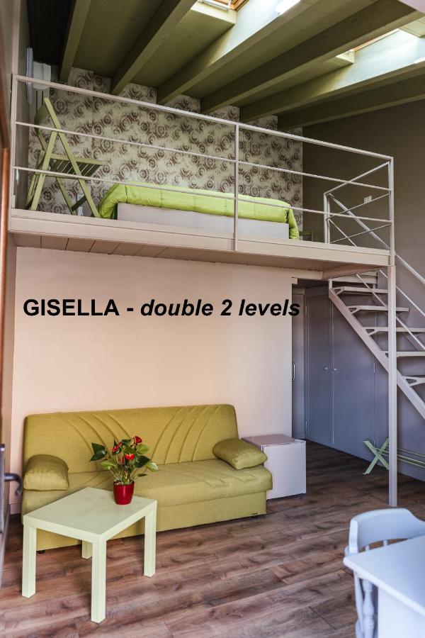 Antico Borgo B&B Con Spa - Adults Only Manerba del Garda Dış mekan fotoğraf